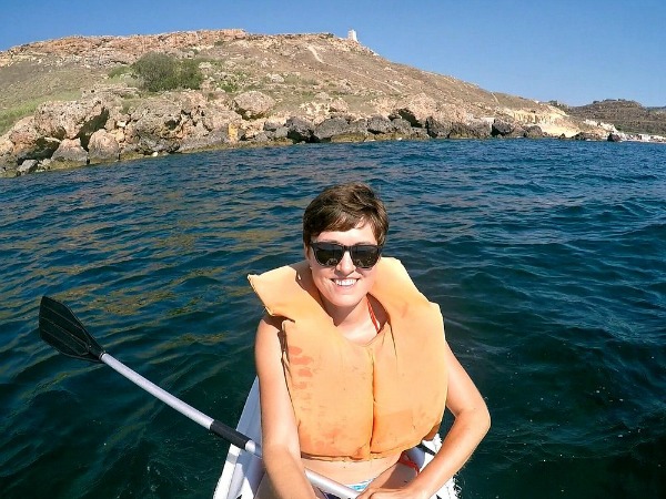 kayaking in gnejna bay malta