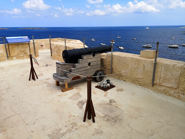 wignacourt malta watch tower canoon