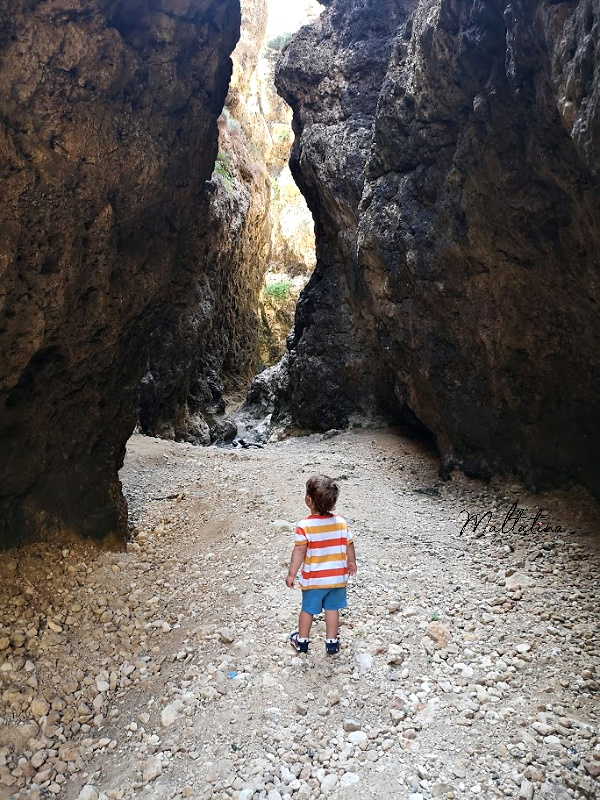 migra ferha canyon with a toddler