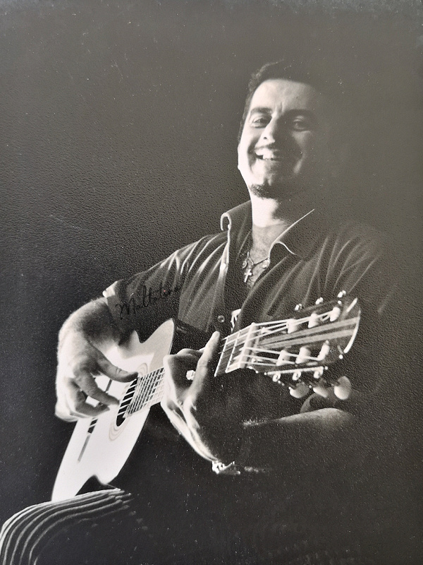 Joe Scicluna playing guitar